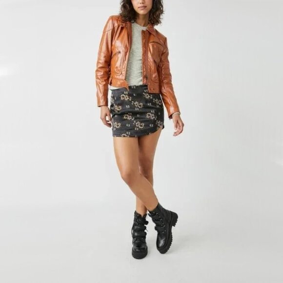 NWT Free People black jacquard floral print satin-like mini skirt, 8 - Picture 7 of 16